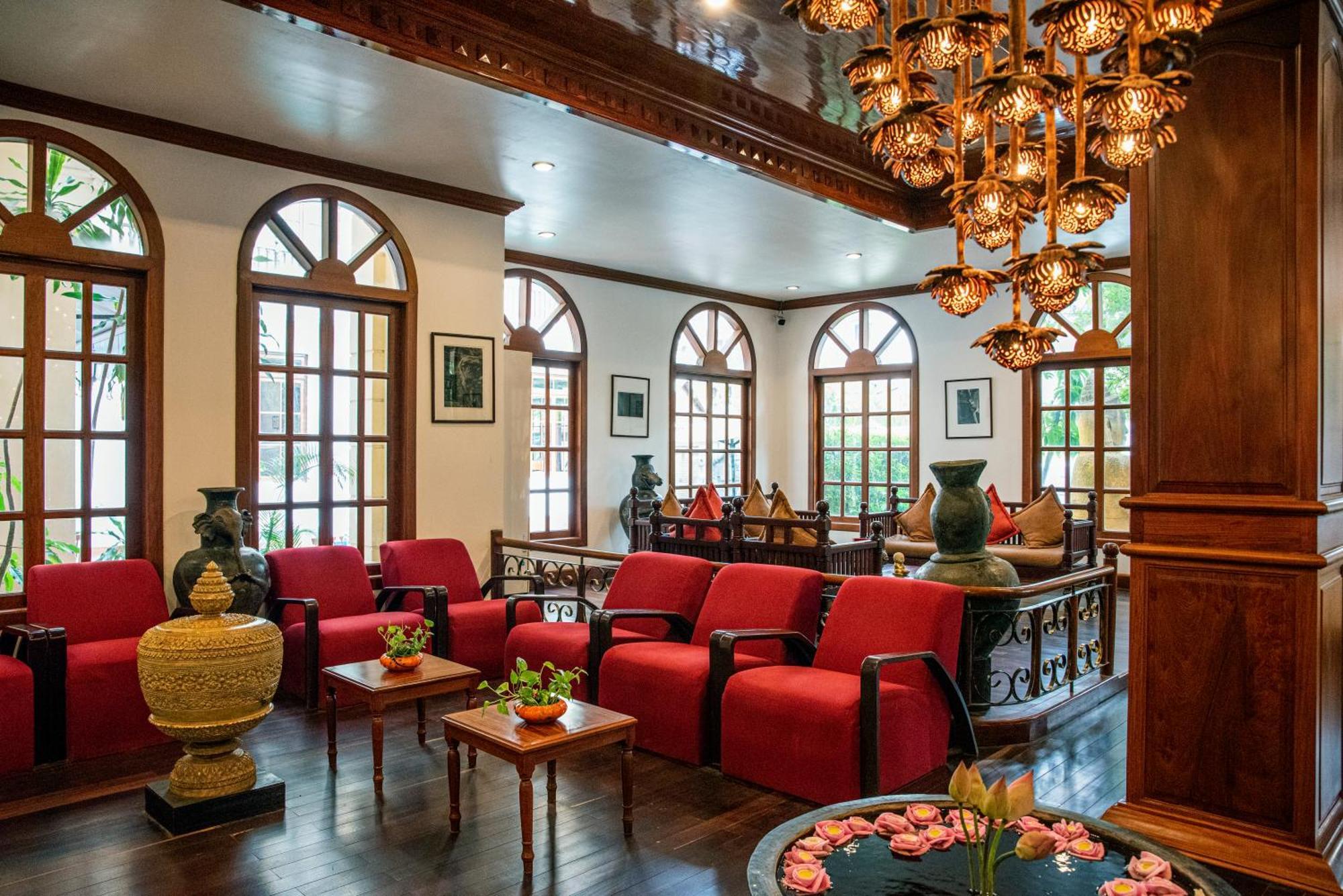 The Suite By Royal Crown Hotel Сием Реап Екстериор снимка