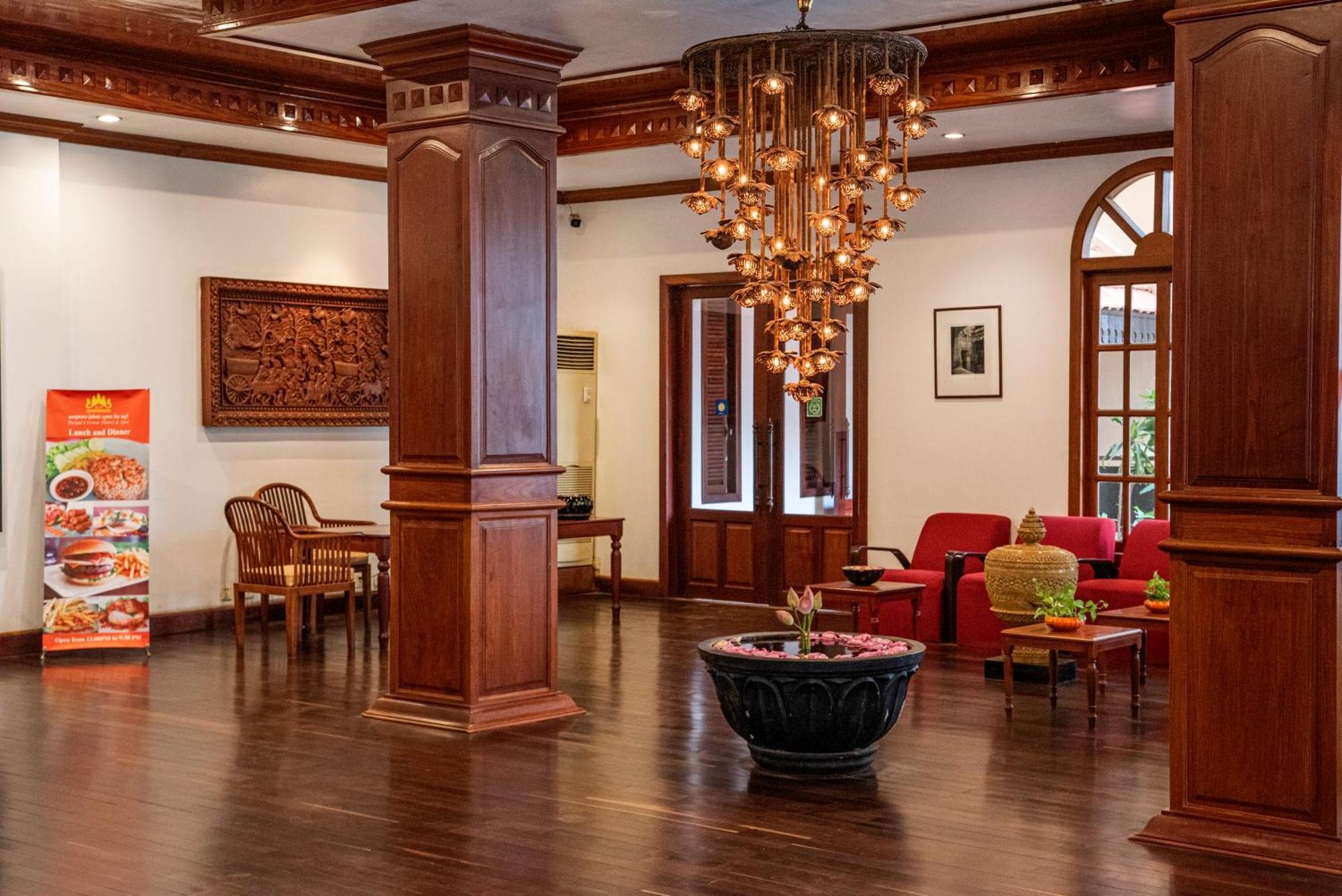 The Suite By Royal Crown Hotel Сием Реап Екстериор снимка