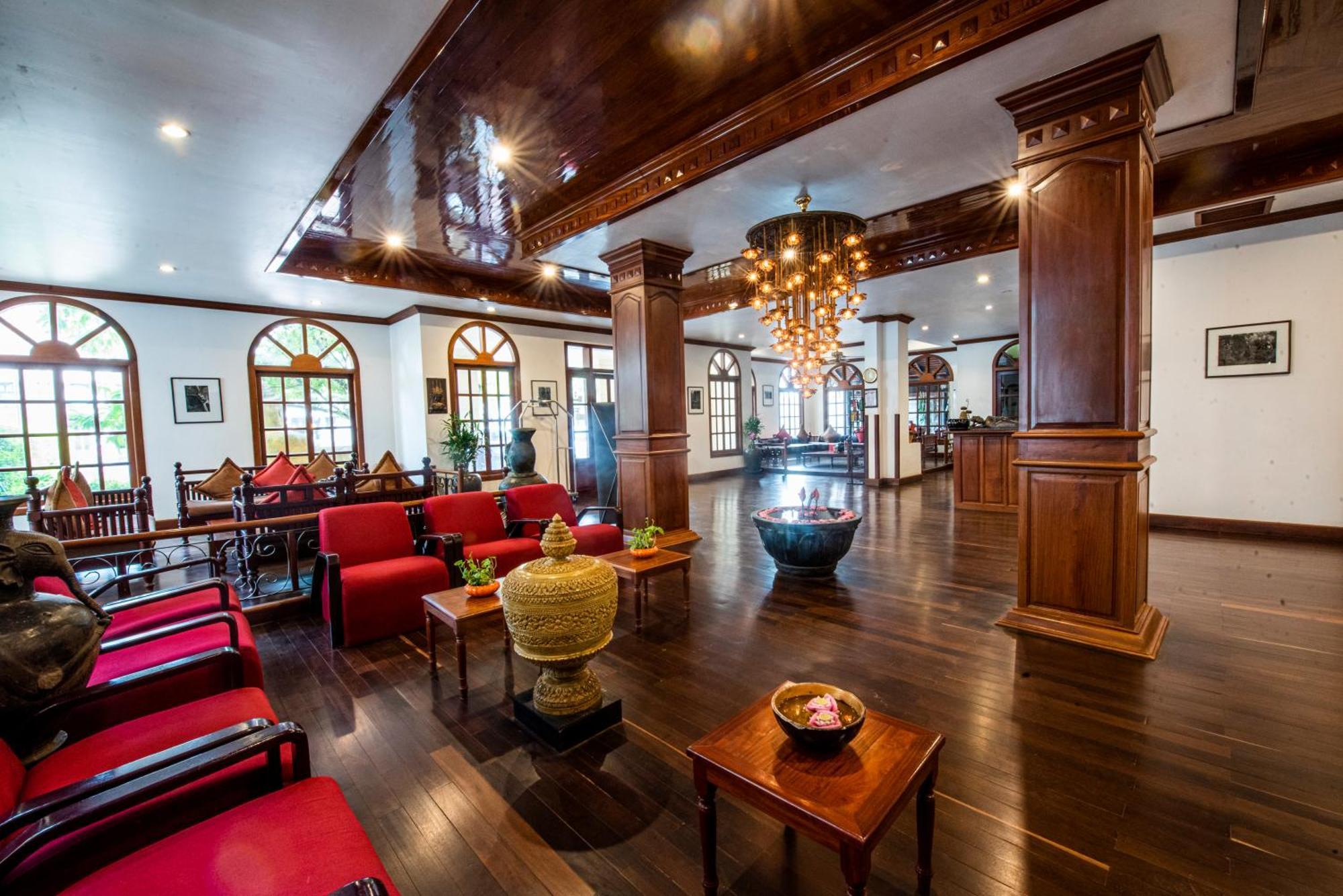 The Suite By Royal Crown Hotel Сием Реап Екстериор снимка