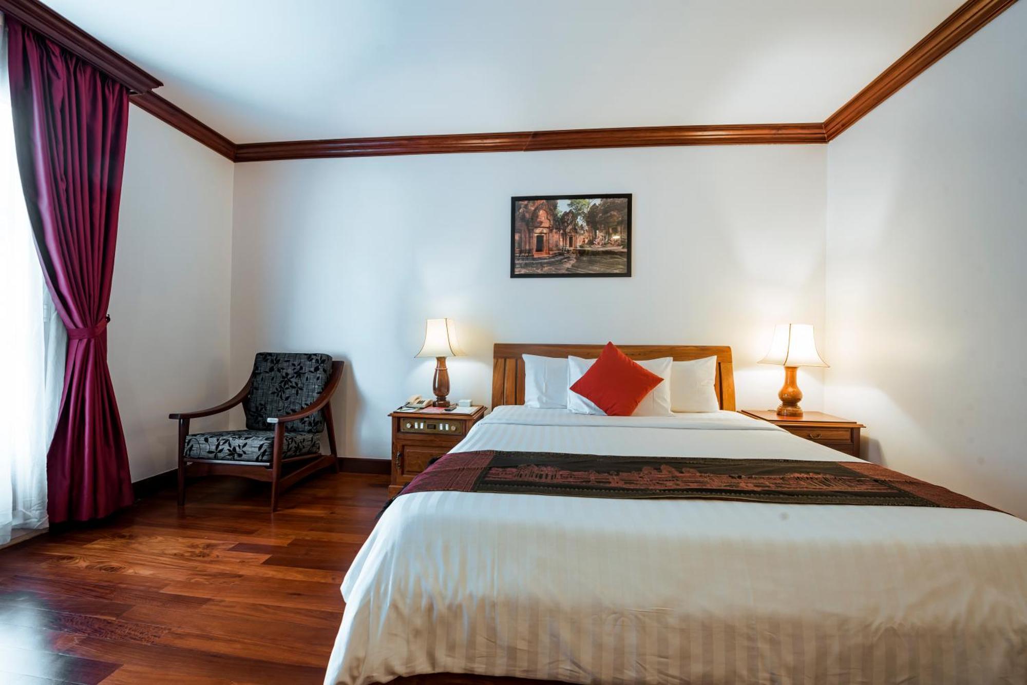 The Suite By Royal Crown Hotel Сием Реап Екстериор снимка