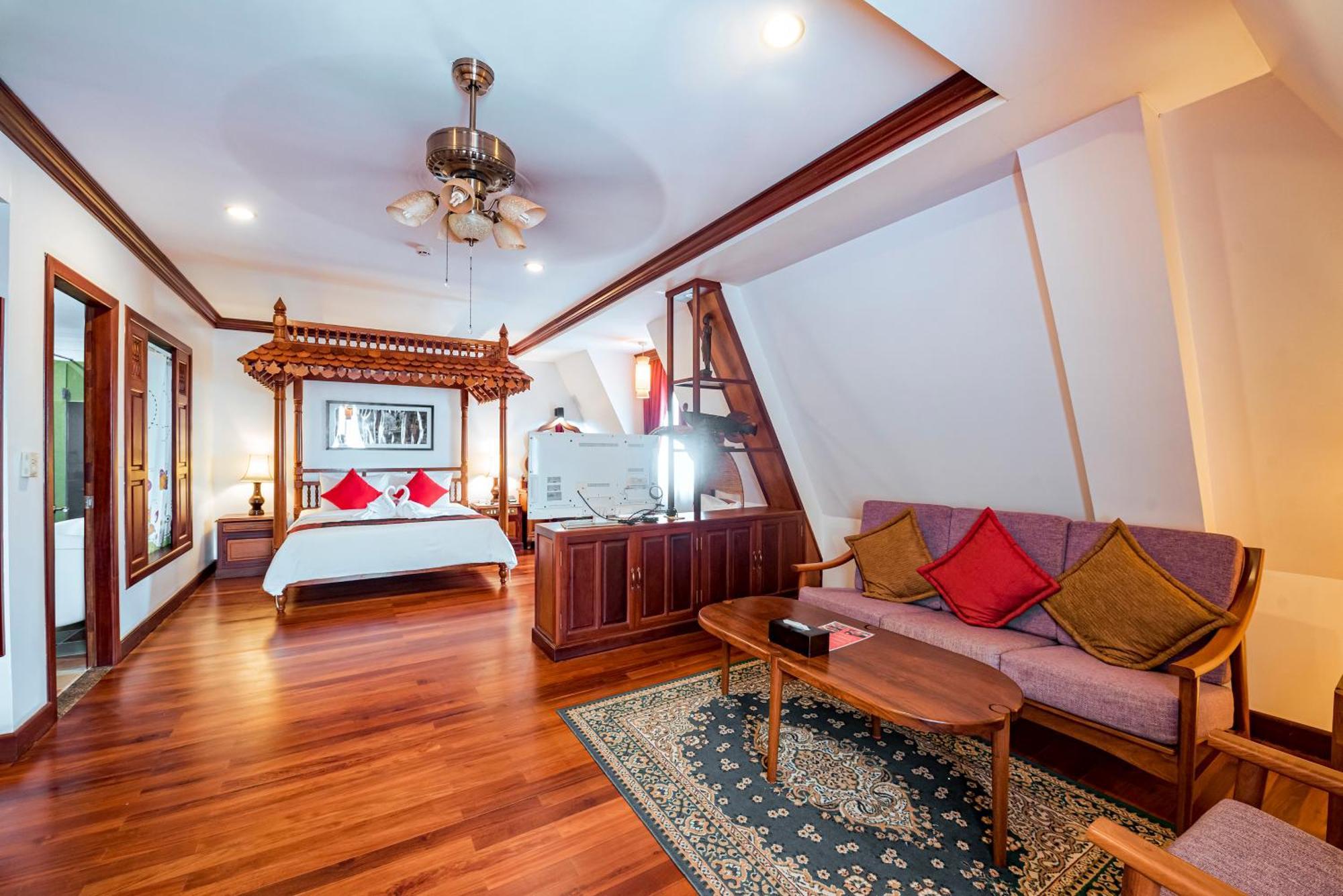The Suite By Royal Crown Hotel Сием Реап Екстериор снимка