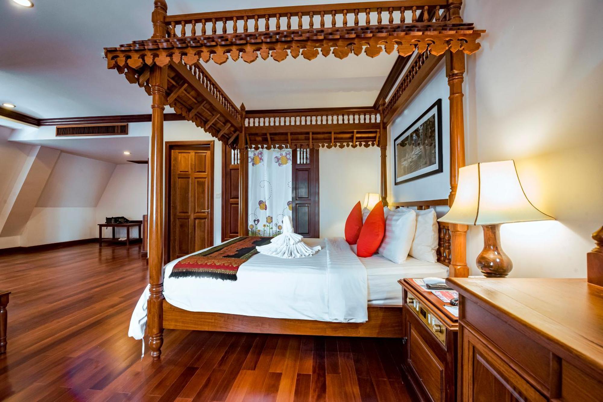 The Suite By Royal Crown Hotel Сием Реап Екстериор снимка