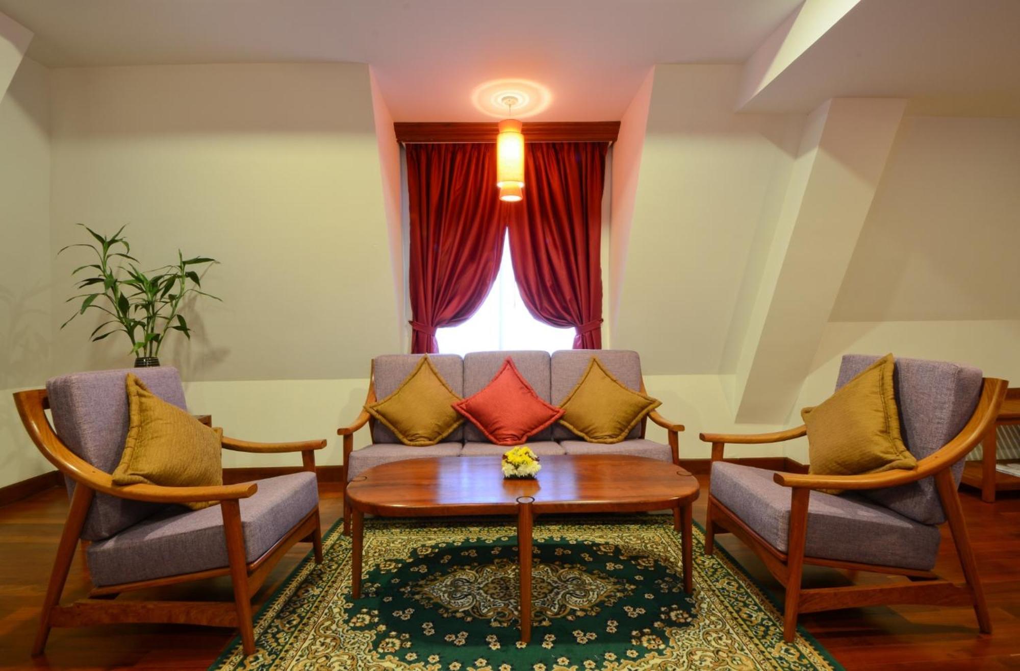 The Suite By Royal Crown Hotel Сием Реап Екстериор снимка